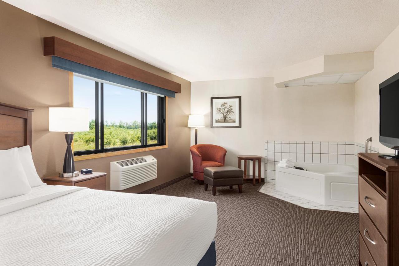 Americinn By Wyndham Baudette Ruang foto