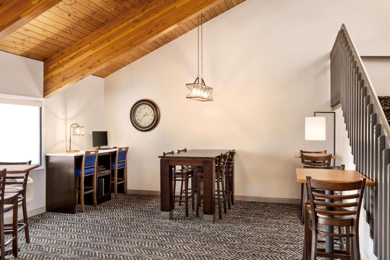 Americinn By Wyndham Baudette Bagian luar foto